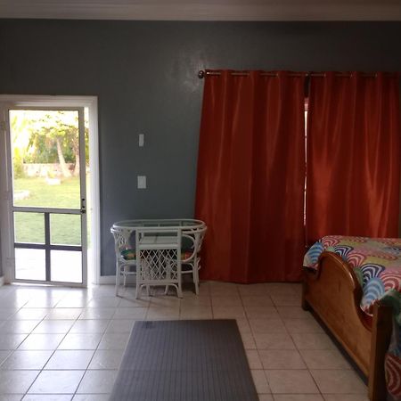 Surfers Manor Motel Gregory Town Extérieur photo