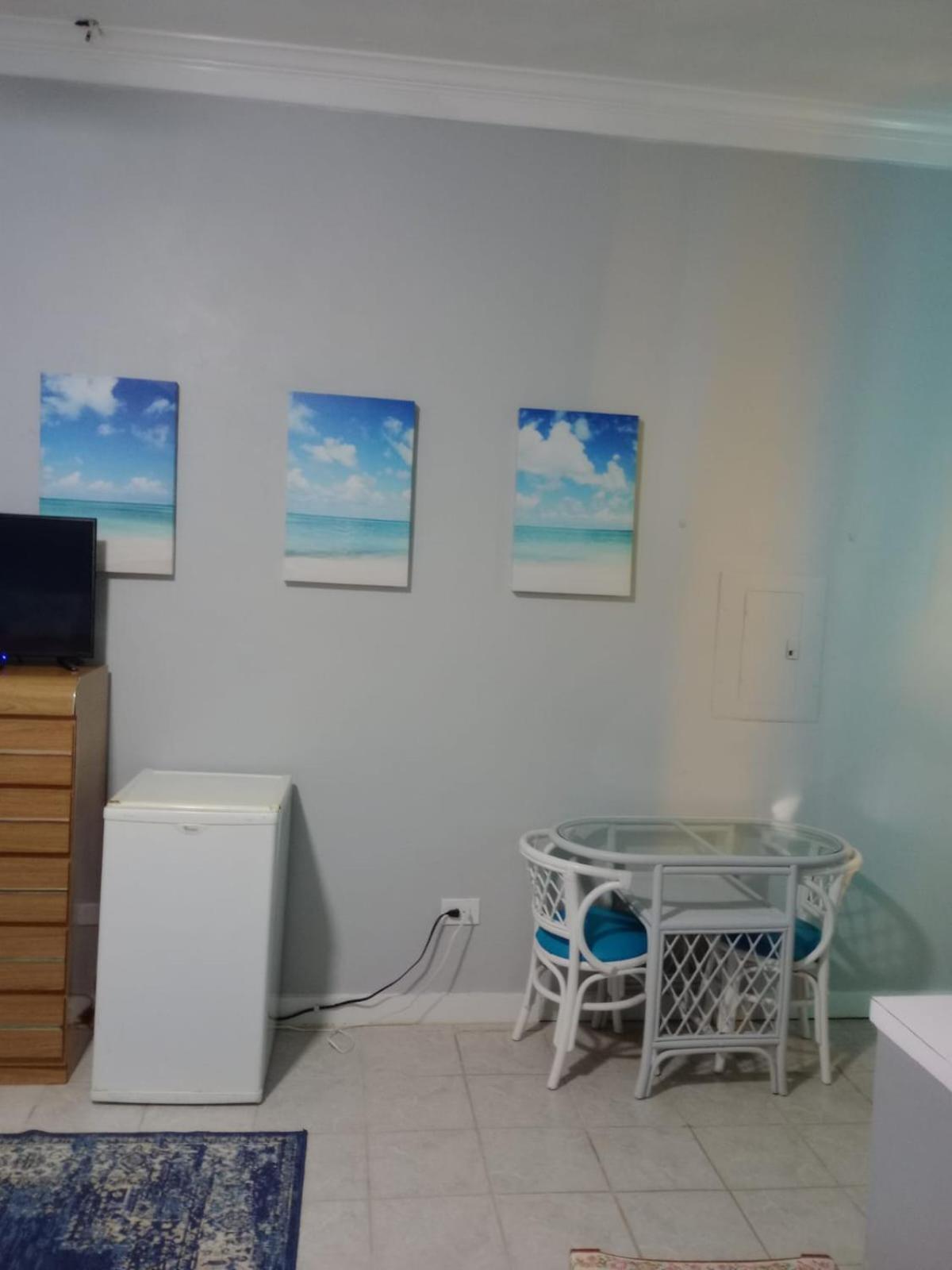 Surfers Manor Motel Gregory Town Extérieur photo