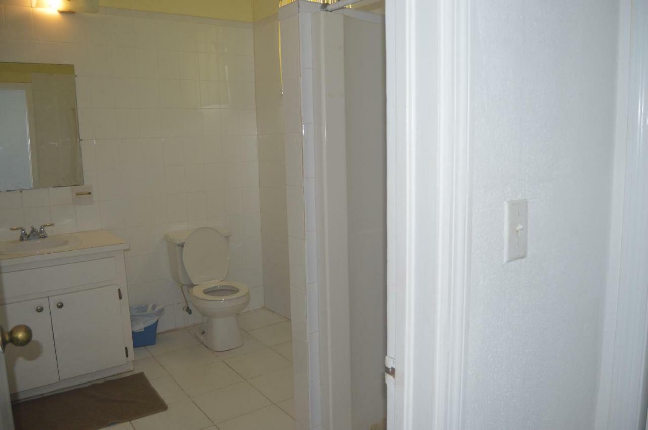 Surfers Manor Motel Gregory Town Extérieur photo